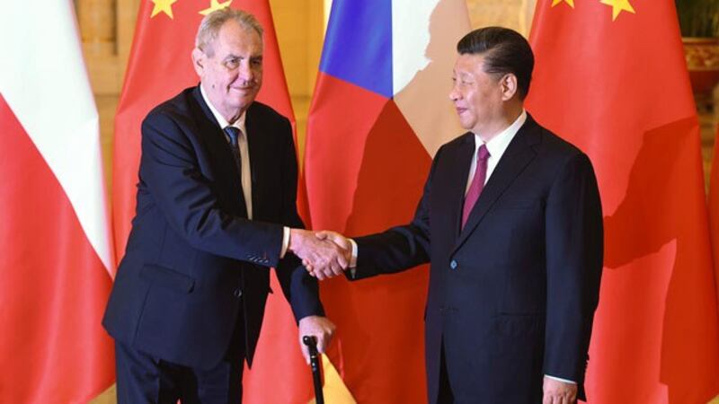 捷克总统齐曼2019访问中国与中国领导人习近平见面。(法新社)