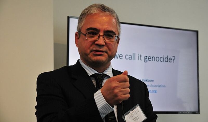 世界维吾尔大会中国事务部主任伊利夏提(Ilshat H. Kokbore)介绍,本次影展还呈现了中共对维族知识分子的文化屠杀。(伊利夏提提供)