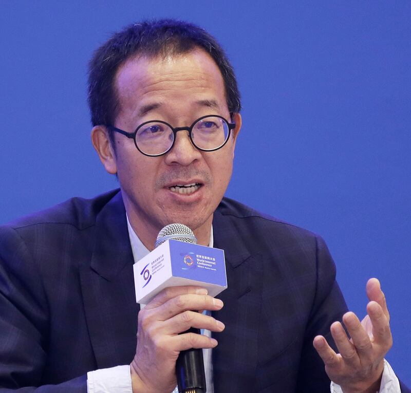 资料图片:2018 年 11 月 8 日,在中国浙江省乌镇举行的第五届世界互联网大会 (WIC) 上,新东方教育科技集团董事长兼总裁俞敏洪出席新时代数字经济论坛。(路透社)