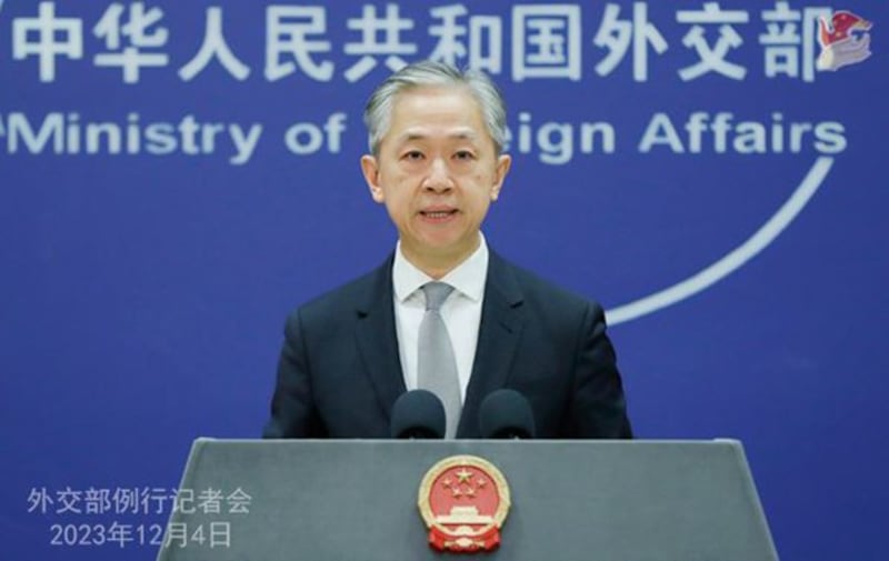 中国外交部发言人汪文斌在2023年12月4日的例行记者会上宣布，中国国家主席习近平以及总理李强将和米歇尔及冯德莱恩会面，就欧中共同关心的全球议题交流。（中国外交部官网截图）