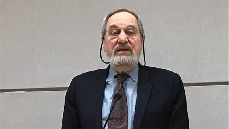 《大熊猫的利爪》作者文达峰(Jonathan Manthorpe)。(图/温哥华支联会)