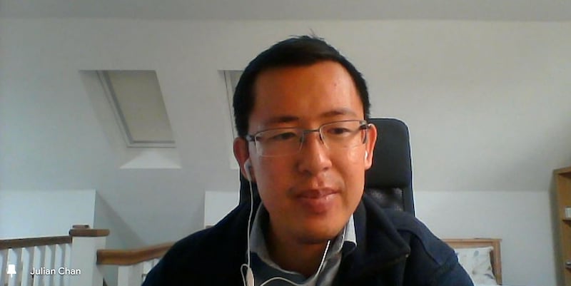 英国港侨协会公共事务部主管Julian Chan提出多项建议,包括加快国民保险号码(NINO)的申请程序;向雇主、商会等招聘机构提供清晰指引,令他们认识BNO签证的就业权利;为港人提供英语培训等。 (英国港侨协会网上发布会截图)