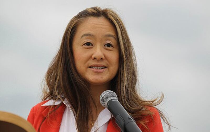 美国国务院西半球事务代理助理国务卿茱莉‧钟(Julie J. Chung)在年会上强调,西半球许多国家长期面临着经济不平等、腐败和民主体制薄弱的挑战,美国将与这些国家站在一起。(美联社图片)