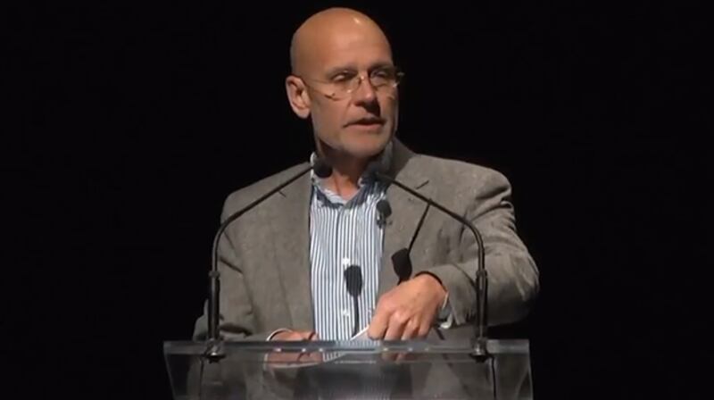 新书《隐藏的操盘手:揭露中共如何重整世界》作者之一汉米尔顿(视频截图)