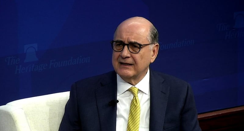 智库大西洋理事会（Atlantic Council）自由与繁荣中心高级主任丹·内格里亚（Dan Negrea）表示，早在美国上届政府时期，华盛顿就已经意识到了与中国及俄罗斯等大国竞争是美国面临的首要挑战。 (Heritage Foundation 视频截图)