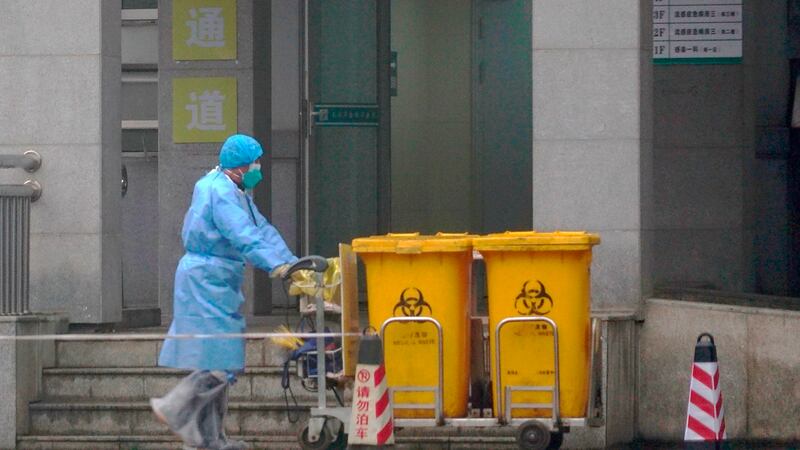 参与治疗新型冠状病毒患者的武汉医疗救治中心(美联社)