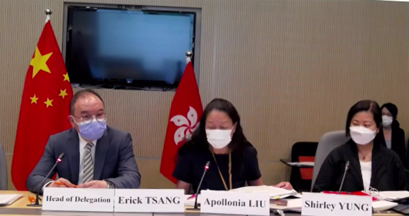 香港保安局副秘书长廖李可期(Apollonia Liu)(中)反驳指控,强调《港区国安法》条文列明保障人权,因此《港区国安法》的实施并不影响港人权利。 (联合国直播截图)
