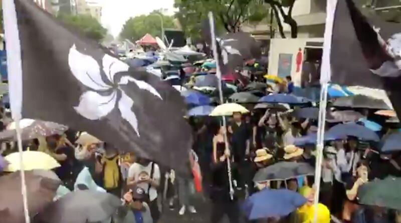 台北九二九撑港反极权游行。(记者夏小华摄)