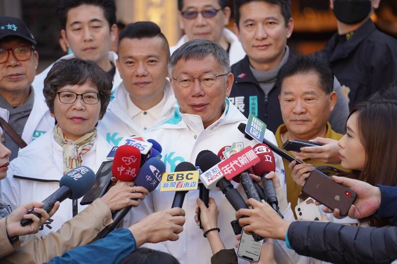 台湾民众党主席柯文哲1月6日受访说明马治薇当时未获党提名参选立委,与她和中国关系太近有关。(台湾民众党提供)