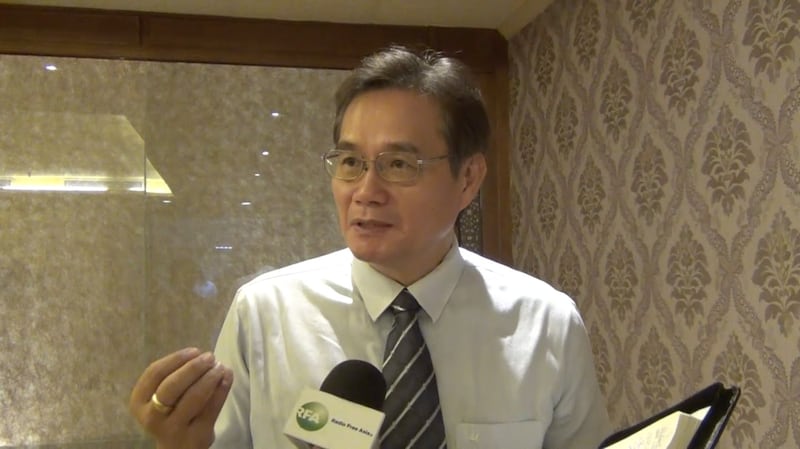 淡江大学国际事务与战略研究所教授兼所长翁明贤接受本台访问时分析,中国善于“黑白脸”两手策略 解决台湾只有一派。(RFA资料照)