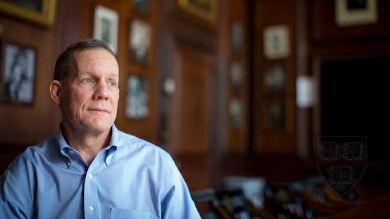 美国哈佛大学生化学及生物化学系主任利尔波（Charles Lieber）（哈佛大学官方推特 ）