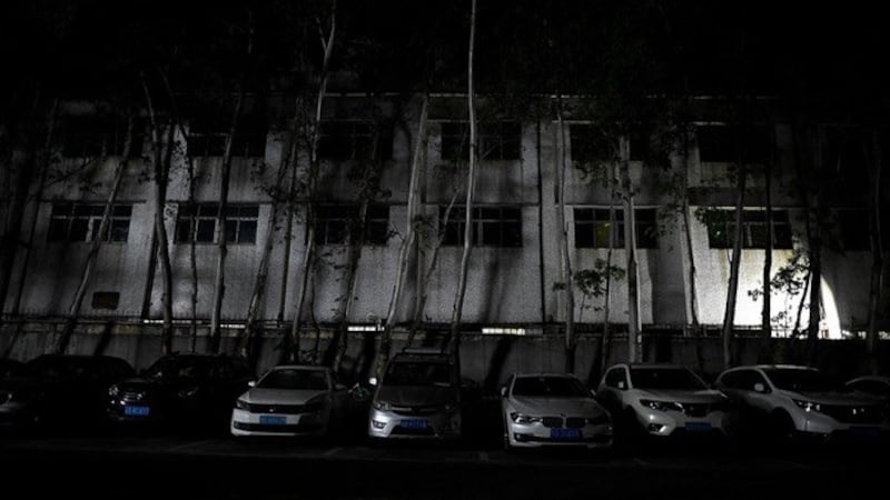广东省东莞市厚街的一座工业园区的建筑,该地区受到电力限制。(法新社资料图片)