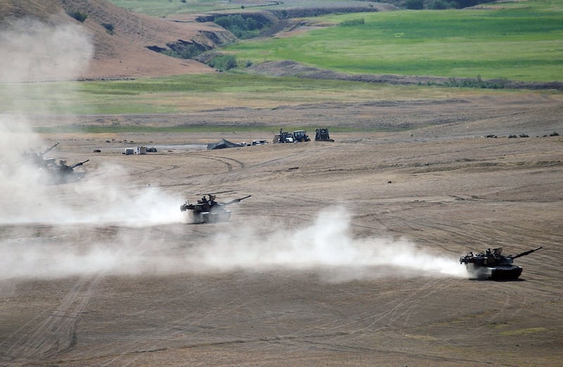 资料图片:美国M1A2艾布兰战车在军事演习中。(路透社)