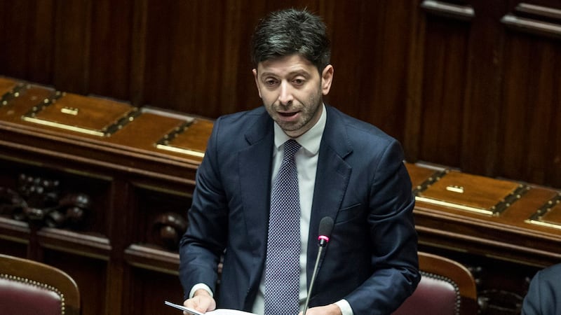 意大利卫生部长斯佩兰萨(Roberto Speranza) 2020年2月25日组织与邻国各卫生部长的紧急会议,确定了不实施边境管控的措施。(美联社)