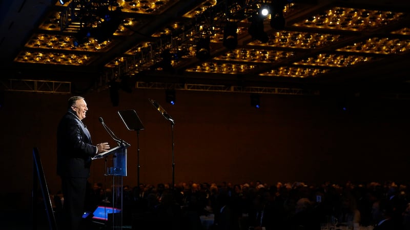 美国国务卿蓬佩奥22日在华府智库传统基金会总裁年度会议开幕式上致词批评,中国以胁迫及贪腐治国。(美联社)