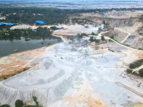 ការបកស្រាយរបស់រដ្ឋមន្រ្តីក្រសួងរ៉ែថា គ្មានអាជីវកម្មកាយភ្នំឈើកាច់ «គឺខុសការពិត»