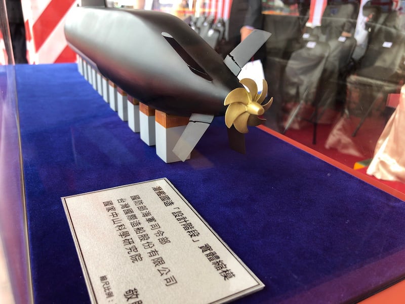 台湾首艘自造潜舰、船号1168模型首度曝光,X型尾舵。(记者夏小华摄)