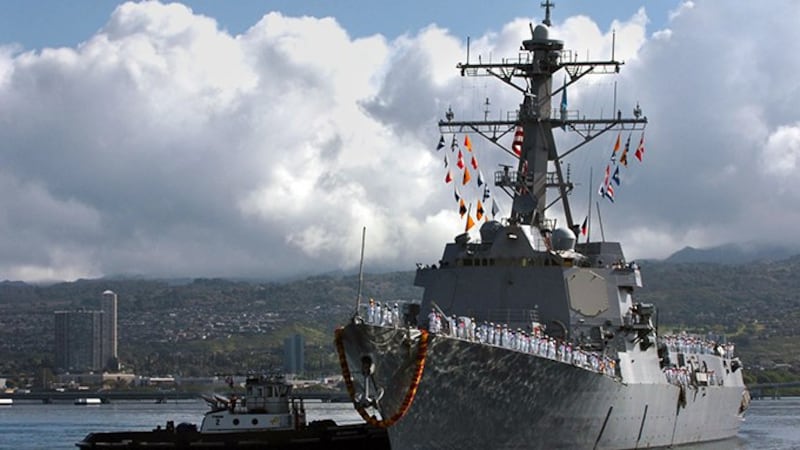 以华裔海军少将钟云(USS Chung-Hoon, DDG-93)命名的美国海军“钟云号”驱逐舰(美联社)