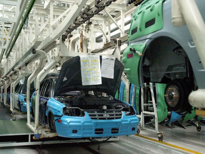 韩国现代蔚山工厂生产线(美联社)