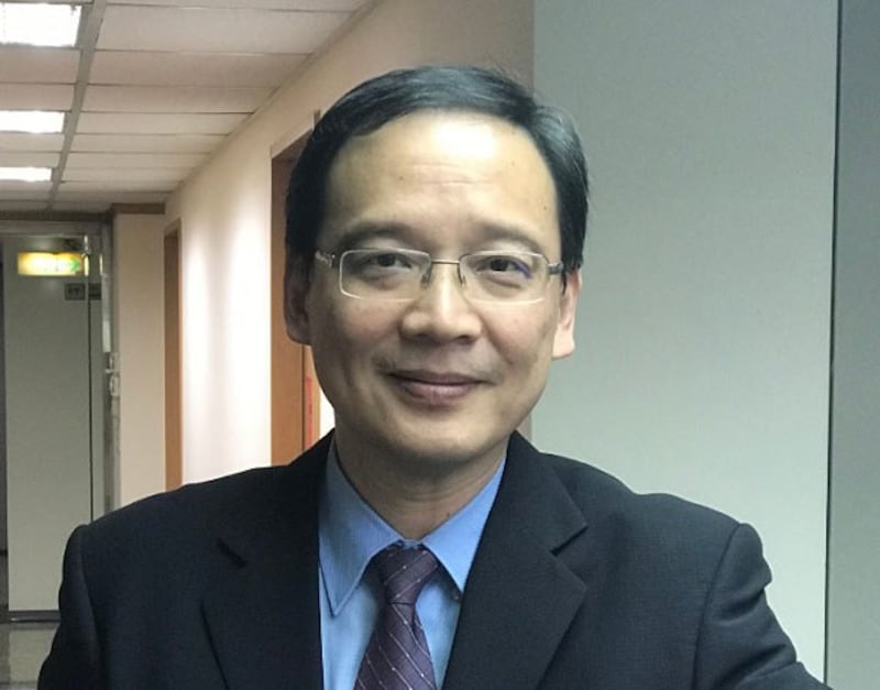 台湾经济学者邱达生表示,若商品价格长期持续下降,消费者可能推迟购买,造成恶性循环。(邱达生独家提供,拍摄日期不详)