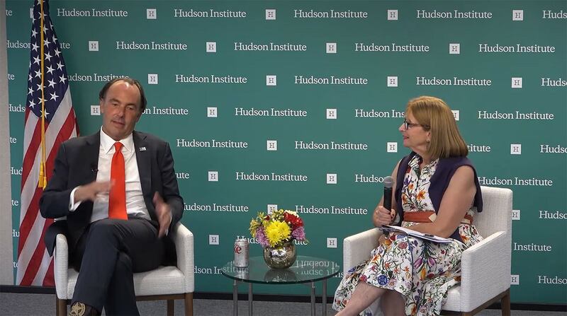 会上,海曼资本管理公司(Hayman Capital Management l.p.)的创始人凯尔·巴斯(Kyle Bass)认为,在不远的将来,中国国家主席习近平有高度可能性会决定出兵台湾。(视频截图/哈德逊研究所官网)