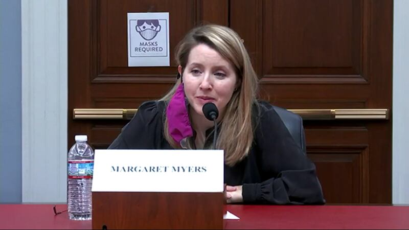 波士顿大学和美国非营利组织"美洲对话"的亚洲与拉美项目负责人玛格丽特·迈尔斯(Margaret Myers)在听证会上表示,尽管拉美地区近几个月来,对中国制疫苗的质量感到担忧,以及近年来中国对拉美地区的主权贷款有下降趋势,但后疫情时代可能成为中国与拉美地区关系的转折点。(视频截图)