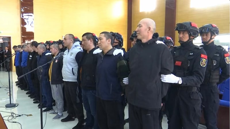 十三名被告大多于2017年被捕(视频截图)