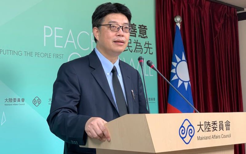 陆委会发言人邱垂正周四举行例行记者会。(记者 黄春梅摄)