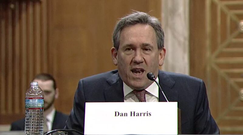 国际律师丹·哈里斯(Dan Harris)在会上表示,中国司法服从北京当局指令的现象已经严重危害到美国企业在中国的运营。(听证会视频截图/USCC)