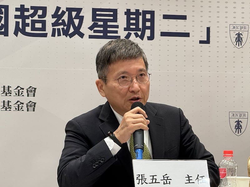 淡江大学两岸关系研究中心主任张五岳分析,20大后中国总理与中共总书记已是上下隶属关系。(记者 黄春梅摄)