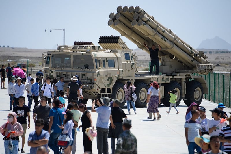 2018年在新疆 的沙漠迷彩PHL-03 (维基百科)