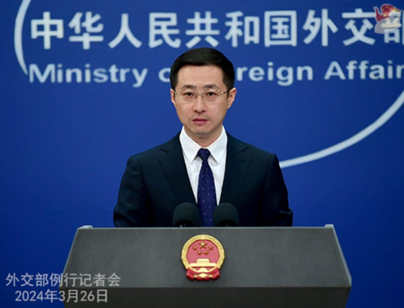 中国外交部发言人林剑在2024年3月26日的例行记者会上否认美英澳新对就中国黑客行动的指责。(中国外交部官网截图)