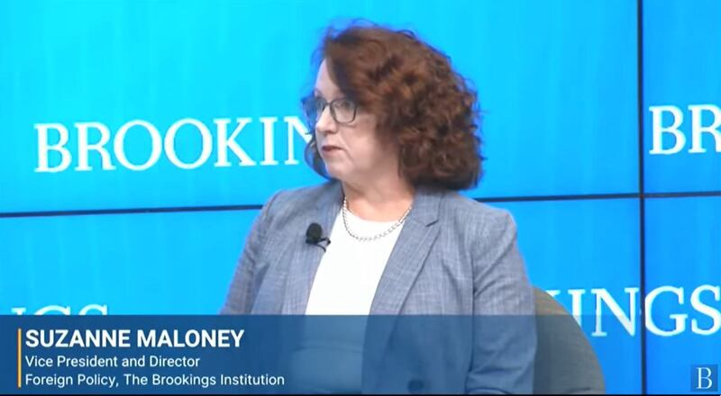 布鲁金斯学会外交政策项目副主席兼总监苏珊娜·马洛尼(Suzanne Maloney)在7月1日举办的研讨会上表示,美中关系在近年来日趋紧张,使得外界相当关注两国关系的发展前景。(视频截图/布鲁金斯学会官网)