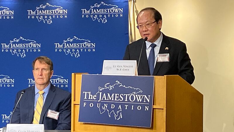 中华民国国安局副局长、现役陆军中将陈文凡在研讨会上做主题发言(记者王允摄影)