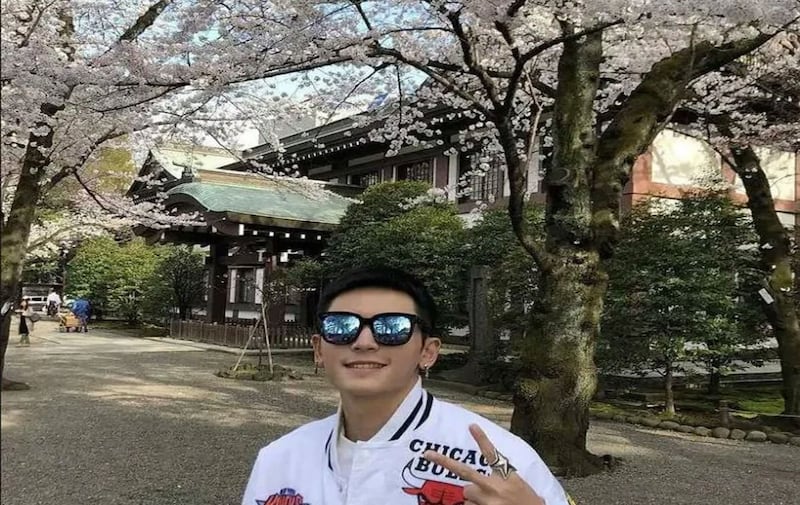 中国艺人张哲瀚曾在日本靖国神社前拍照,遭网友起底、官媒攻击,中纪委批评“德不配位,必有灾殃”。(微博)