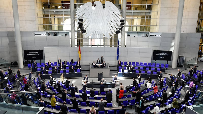 德国外交部在3月就致函政府各部门,外交部收到中方就疫情求赞的要求,他们建议德国官员直接拒绝,指称这样的要求不应该被满足。图为德国联邦议院全体会议厅。(法新社图片)