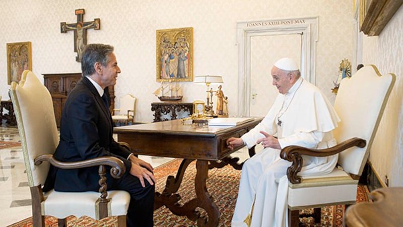 美国国务卿布林肯2021年6月28日在梵蒂冈会见教宗方济各(美联社)