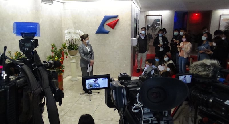 台美半导体供应链座谈会5日登场,台湾经济部长王美花会后转述相关内容。(记者夏小华摄)