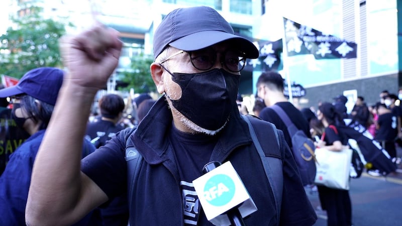 在台港人余先生。 (记者李宗翰摄)