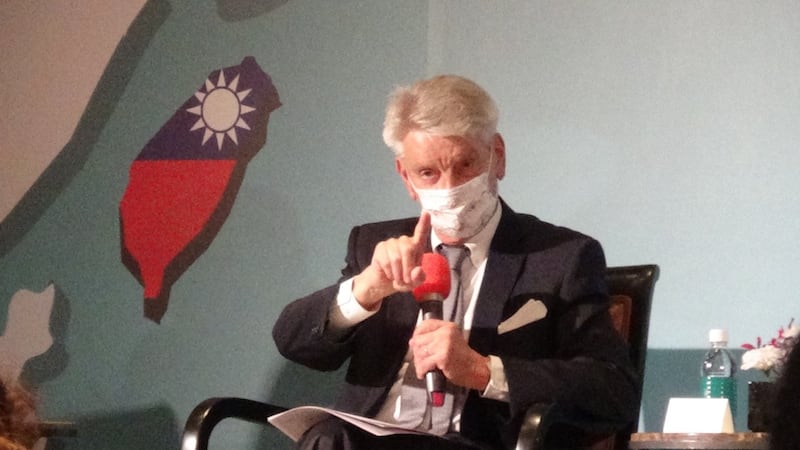 正在台湾访问,将出席台湾双十庆典的法国参议院友台小组主席李察(Alain Richard)8日出席记者会。(记者夏小华摄)