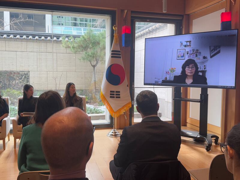 영국에 정착한 탈북민 박지현 씨도 이날 행사에 참석해 여성에 대한 성차별, 폭력에 대한 책임 규명 방안에 대해 이야기했다.